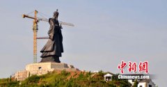 “全国第一”高“睡仙”铜像立于重庆潼南