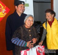 广州“上善”道教慈善义工社为困难家庭送温暖