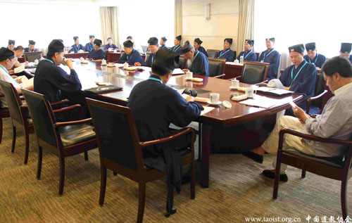 中国道教协会第九次全国代表会议举行第二次分组讨论