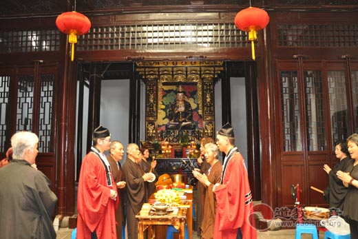 上海城隍庙慈爱功德会在虹庙举办道教夏令养生讲座