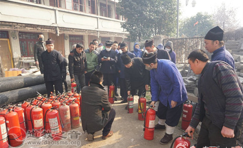 陕西省西安八仙宫举行年前消防安全演练