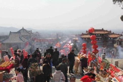 山东济南市峄山景区举办二月二龙抬头庙会