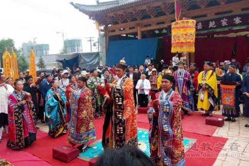 青海西宁北山土楼观传统城堭庙会活动举行