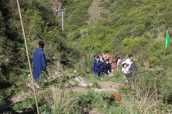 走访南朔山见证崖观沧桑，问道青藏高原深山隐士