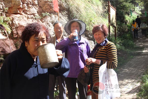 走访南朔山见证崖观沧桑，问道青藏高原深山隐士