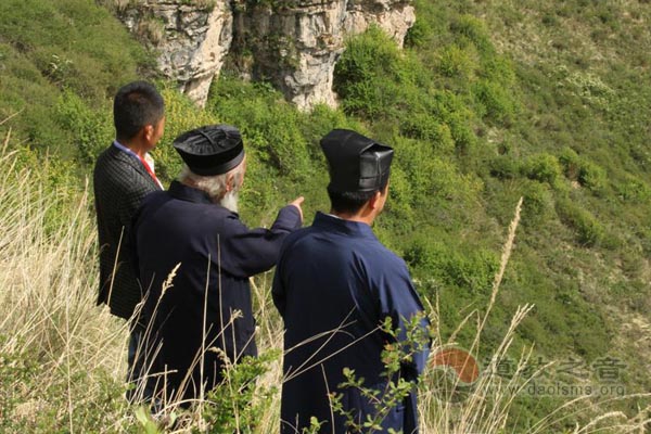 走访南朔山见证崖观沧桑，问道青藏高原深山隐士