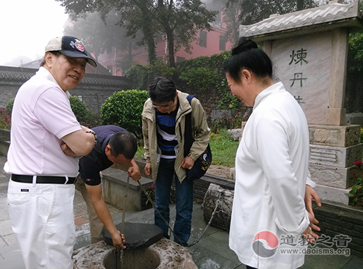 香港啬色园李耀辉道长到江苏茅山乾元观朝圣