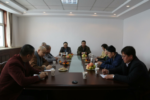 新疆乌昌地区举办佛道教等宗教界代表茶话会