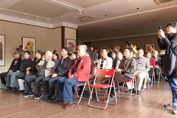 广州市纯阳观举行“梅社丹青—广州梅社社长作品展”