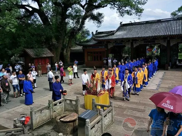江西龙虎山天师府举行第五届天师庙会活动