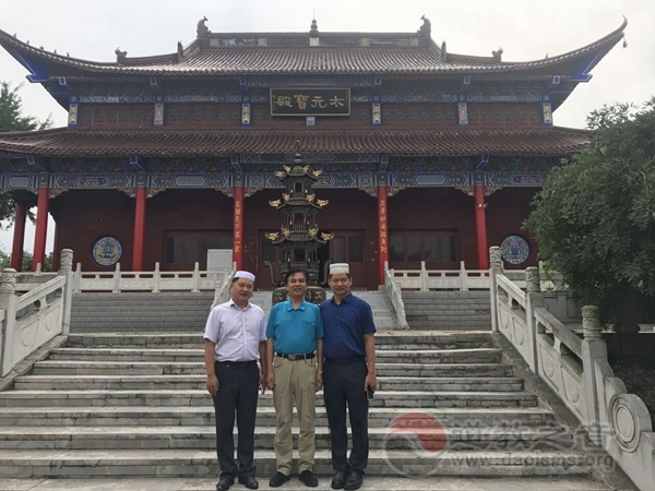 中国伊斯兰教协会常委参访镇江市润州道院