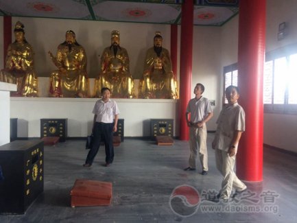 南京市宗教局领导一行到方山洞玄观参访慰问