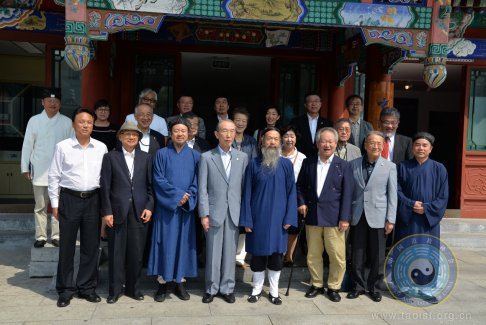 日本宗教界和平委员会代表团拜访中国道教协会