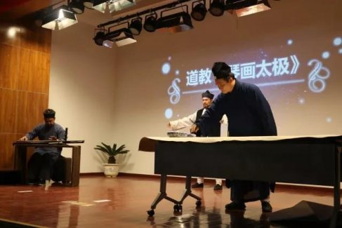 中国人民大学第十二期爱国宗教界人士研修班毕业晚会圆满结束