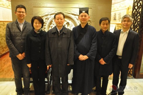 国家宗教事务局副局长张彦通到上海城隍庙走访调研