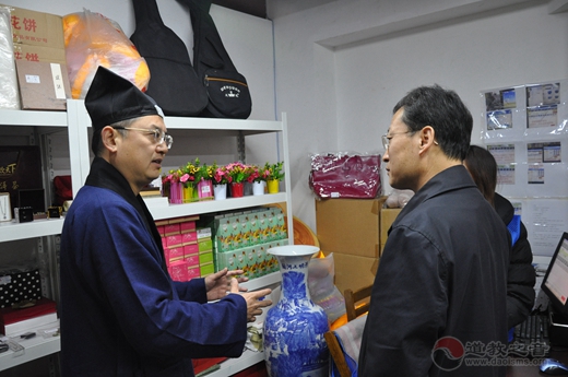 国家宗教事务局副局长张彦通到上海城隍庙走访调研