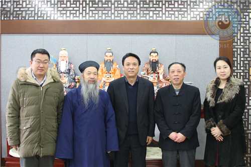 中国宗教界和平委员会秘书长喇灿到中国道协走访慰问 
