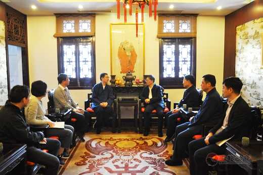 上海市政协副主席金兴明走访上海城隍庙