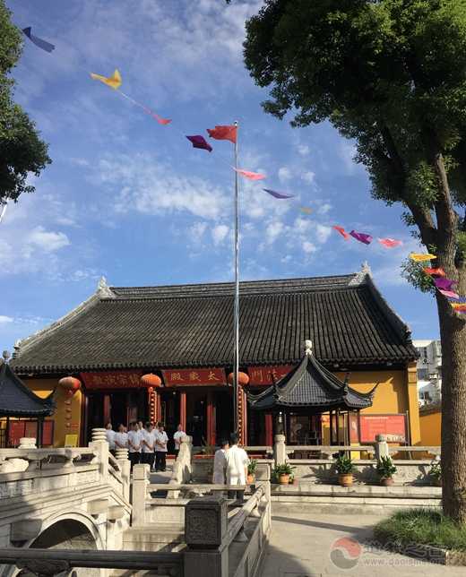 苏州城隍庙举行升国旗仪式
