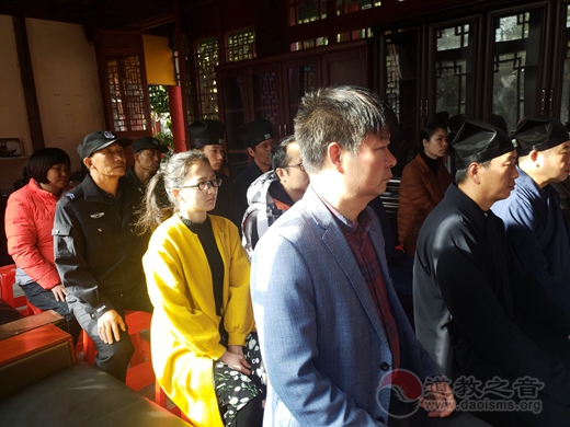 云南省道教协会集中收看 庆祝改革开放40周年大会