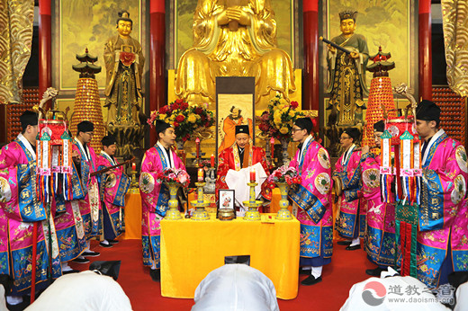 江苏省苏州崧泽道院举行传统拜法仪式