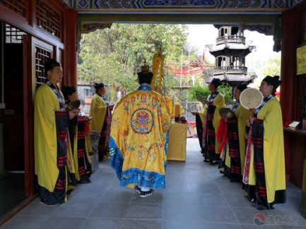 紫阳县真人宫清明节举行追荐四川凉山烈士英灵法会