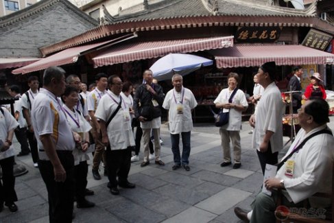 香港江南娱乐在线登录账号
联合会梁德华主席率团到西安都城隍庙参访交流