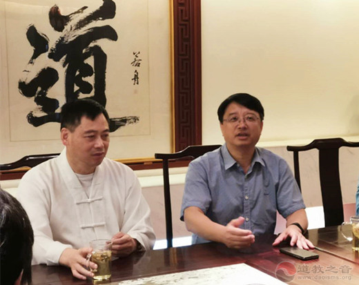 上海市慈善基金会黄浦区代表机构领导到上海城隍庙走访交流