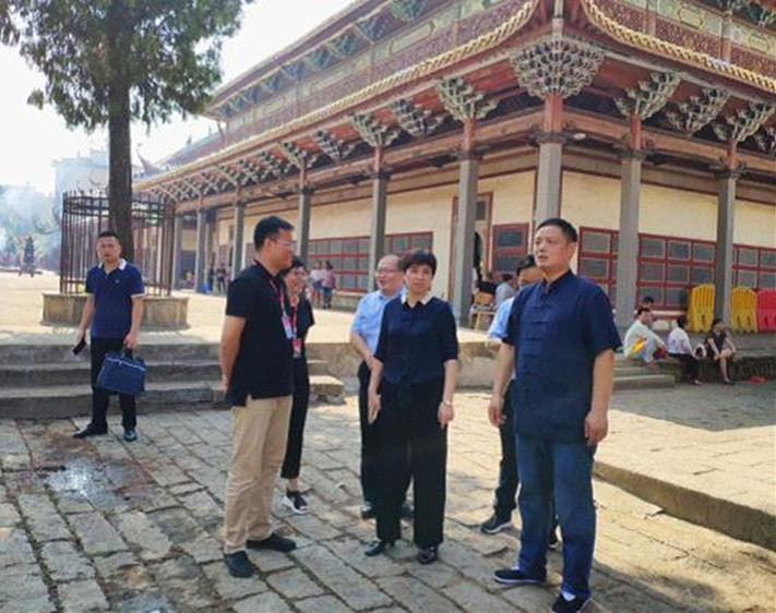 南昌市委常委、统战部长调研指导西山万寿宫庙会工作