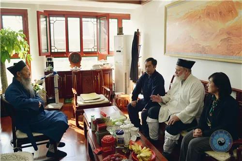 美国道教协会会长至厚道长一行拜访中国道教协会