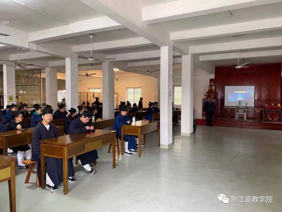 浙江江南娱乐在线登录账号
学院举办垃圾分类专题讲座