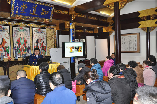 上海城隍庙举行春节消防培训及演练