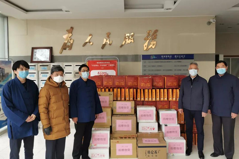 上海市长宁区三泾庙捐赠物资助力社区防疫