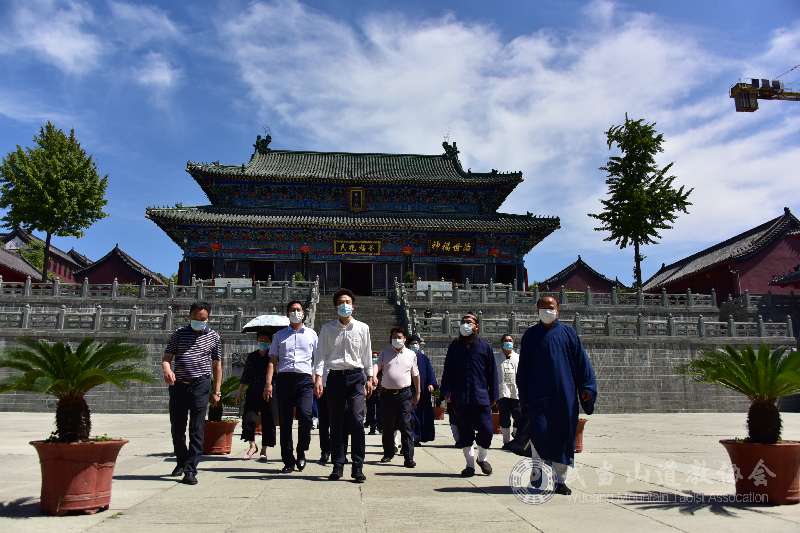 十堰市委副书记王济民赴武当山江南娱乐在线登录账号
学院、静乐宫调研