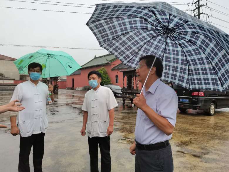 江苏省民宗委二级巡视员张全录检查督导宗教活动场所安全与防汛工作