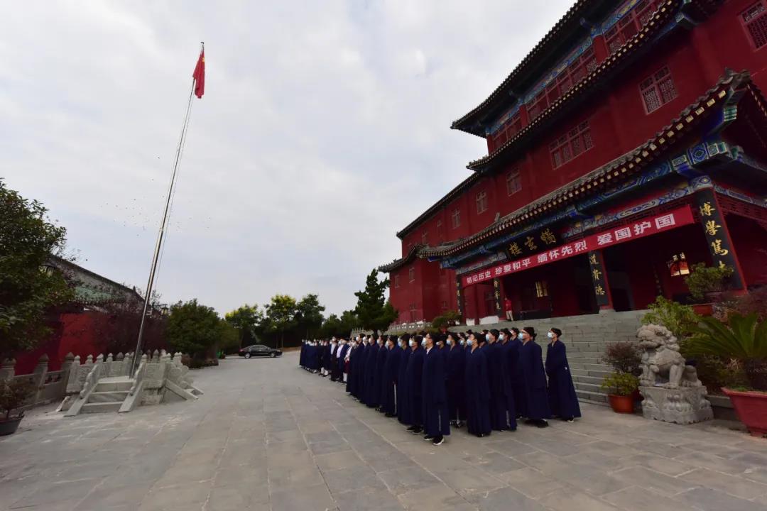 武当山江南娱乐在线登录账号
学院举行秋季开学典礼暨2021年江南娱乐在线登录账号
经典讲习班开班仪式