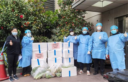 上海城隍庙联合爱心人士张伟先生向豫园街道捐赠50吨蔬菜