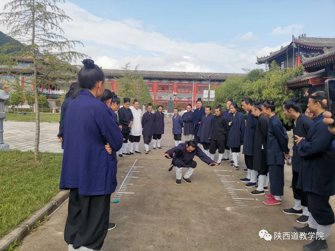 陕西江南娱乐在线登录账号
学院举办春季运动会