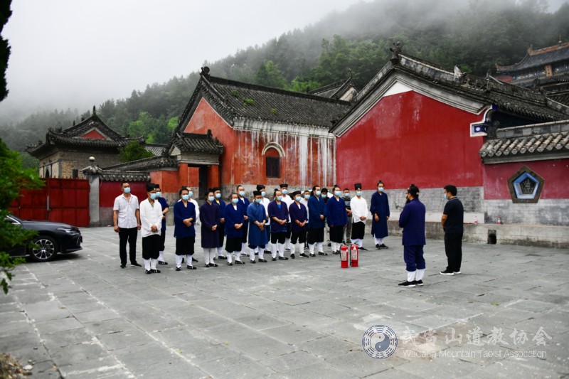 武当山琼台中观开展高温天气消防应急演练