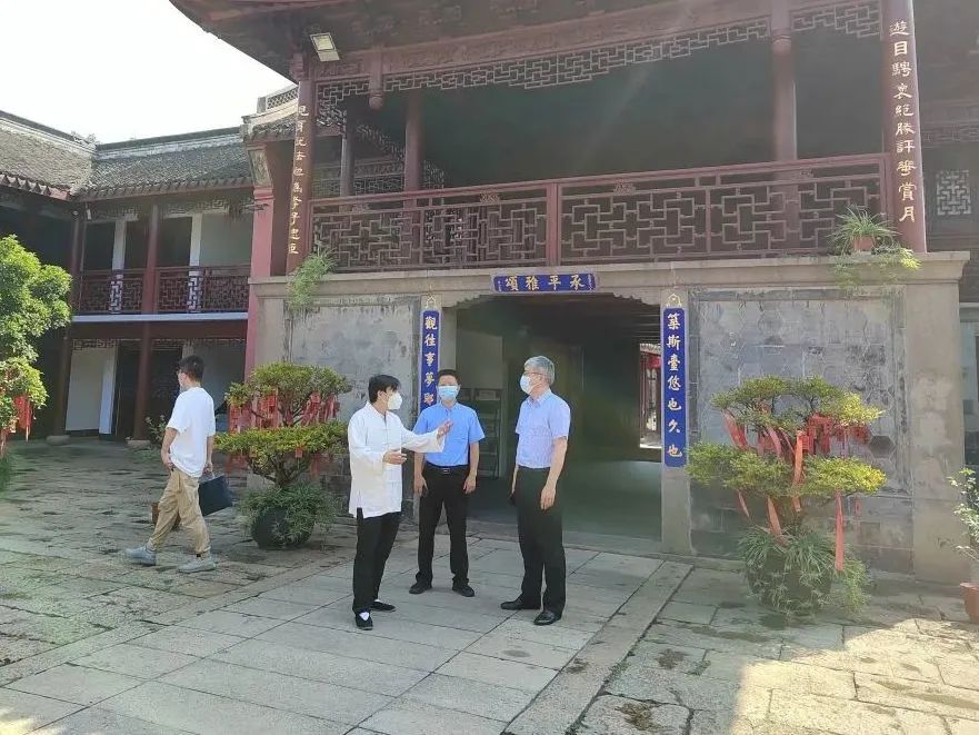 上海市青浦区委统战部检查宗教活动场所安全工作