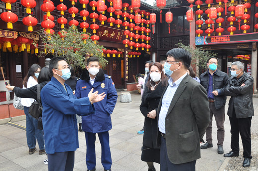 上海市黄浦区联合检查组检查上海城隍庙春节期间消防安全准备工作